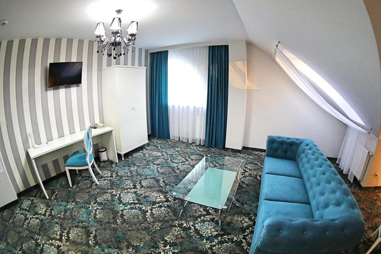 Hotel Lord ラドム エクステリア 写真