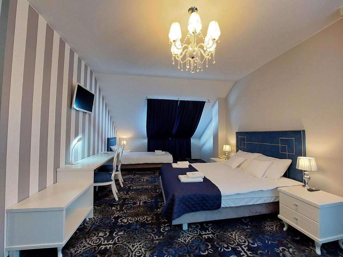 Hotel Lord ラドム エクステリア 写真
