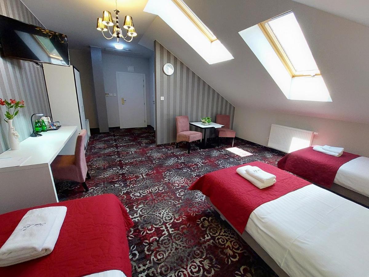 Hotel Lord ラドム エクステリア 写真