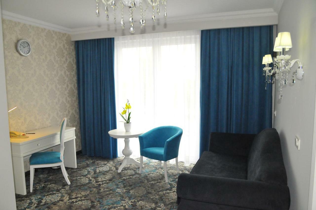 Hotel Lord ラドム エクステリア 写真